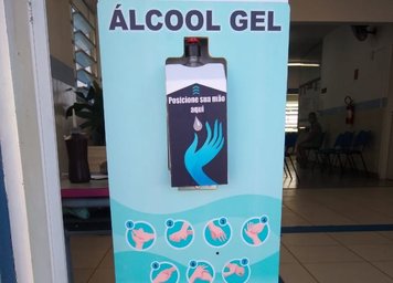 CENTRO DE SAÚDE DR. ALBERT SABIN RECEBE DOAÇÃO DE 01 TOTEM DISPLAY PARA ÁLCOOL GEL