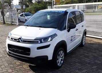 PREFEITURA RECEBE CARRO PARA CONSELHO TUTELAR.