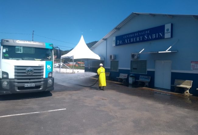 Prefeitura e Sabesp realizam higienização do Centro de Saúde Dr. Albert Sabin