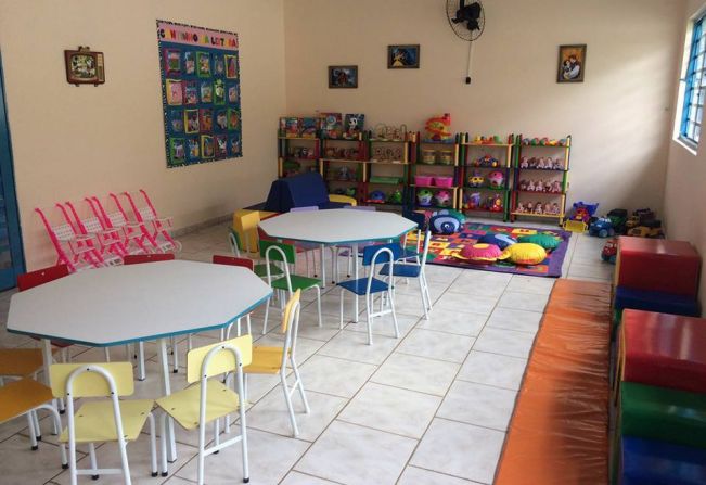 CRECHE LUCAS M. MORBIDELI RECEBE NOVOS BRINQUEDOS E SALA DE VIDEO