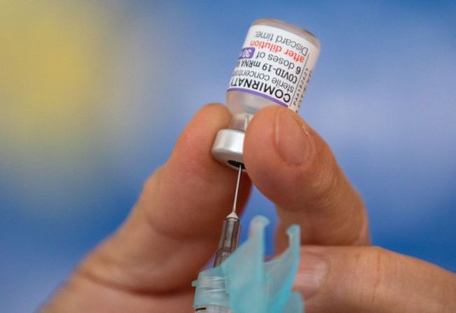 Covid-19: pessoas com comorbidades podem tomar vacina bivalente